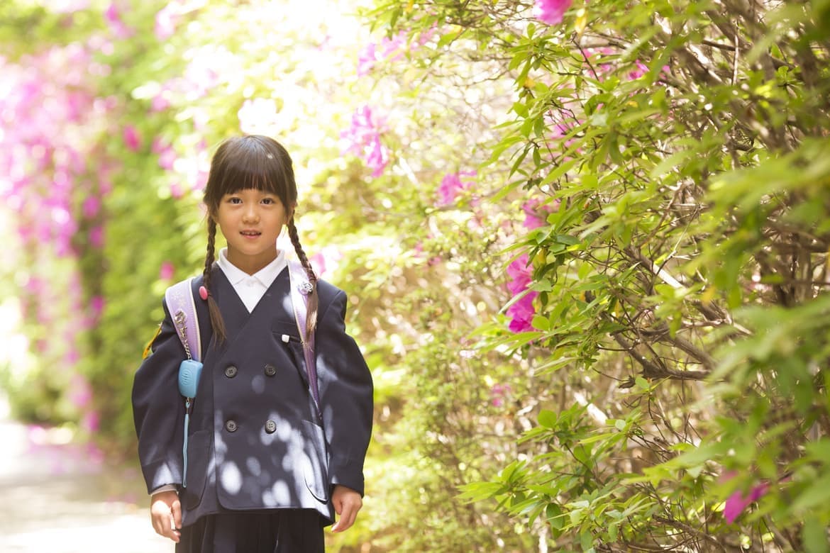 公園で撮影した入学式の女の子